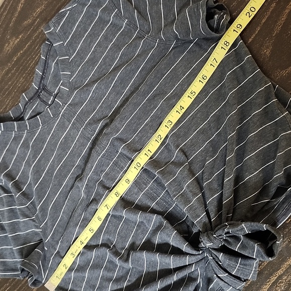 Lululemon Time to Restore Front Tie Lightweight Top Grey Stripe Medium - Picture 8 of 9
